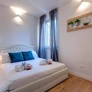 https://mamo-florence-abigail-apartment.it-tuscanyhotel.com